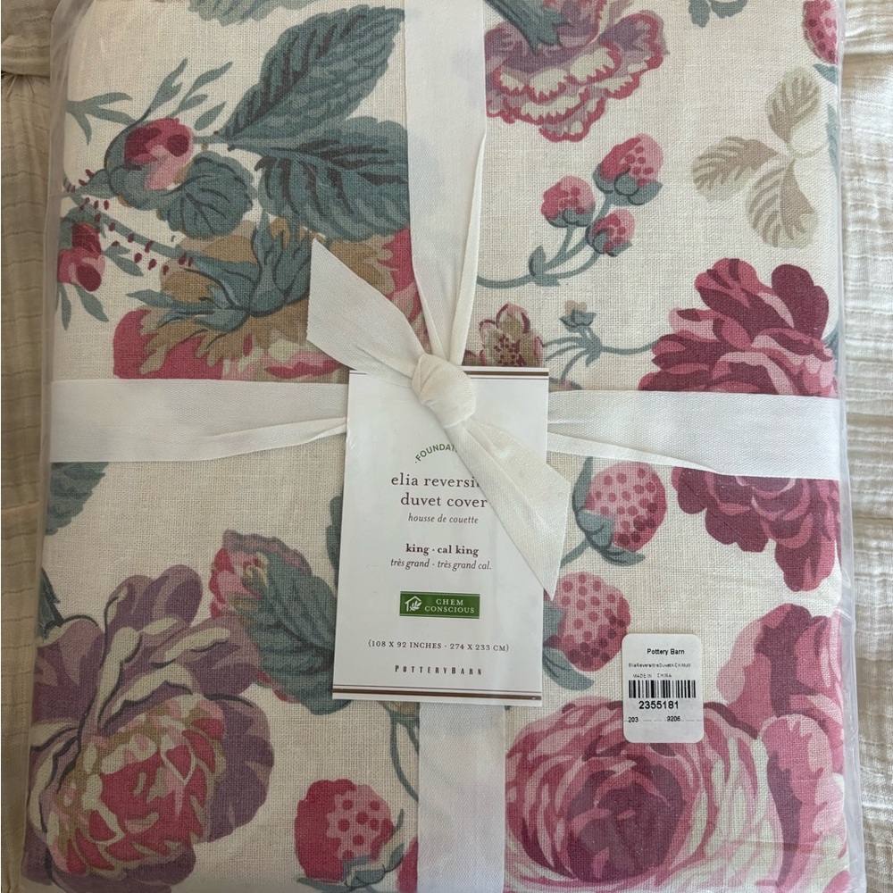 Pottery Barn Elia Floral Duvet Cover Set in Pink and Green - Picture 2 of 3